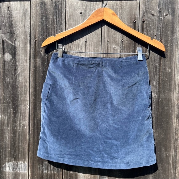 BDG by Urban Outfitters blue velvet corduroy mini skirt with pockets - Picture 6 of 8